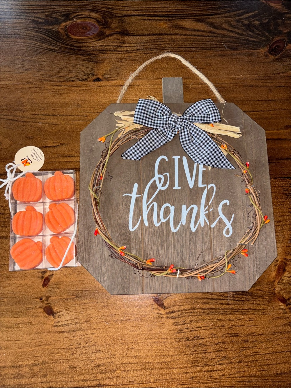 Farmhouse Give Thanks Wooden Fall Wall Decor Gingham Bow Pumpkin Wax Melts